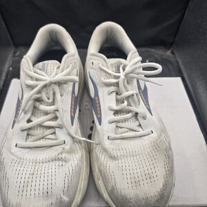 Brooks Cream Running Shoes with Gray and Gold Accents